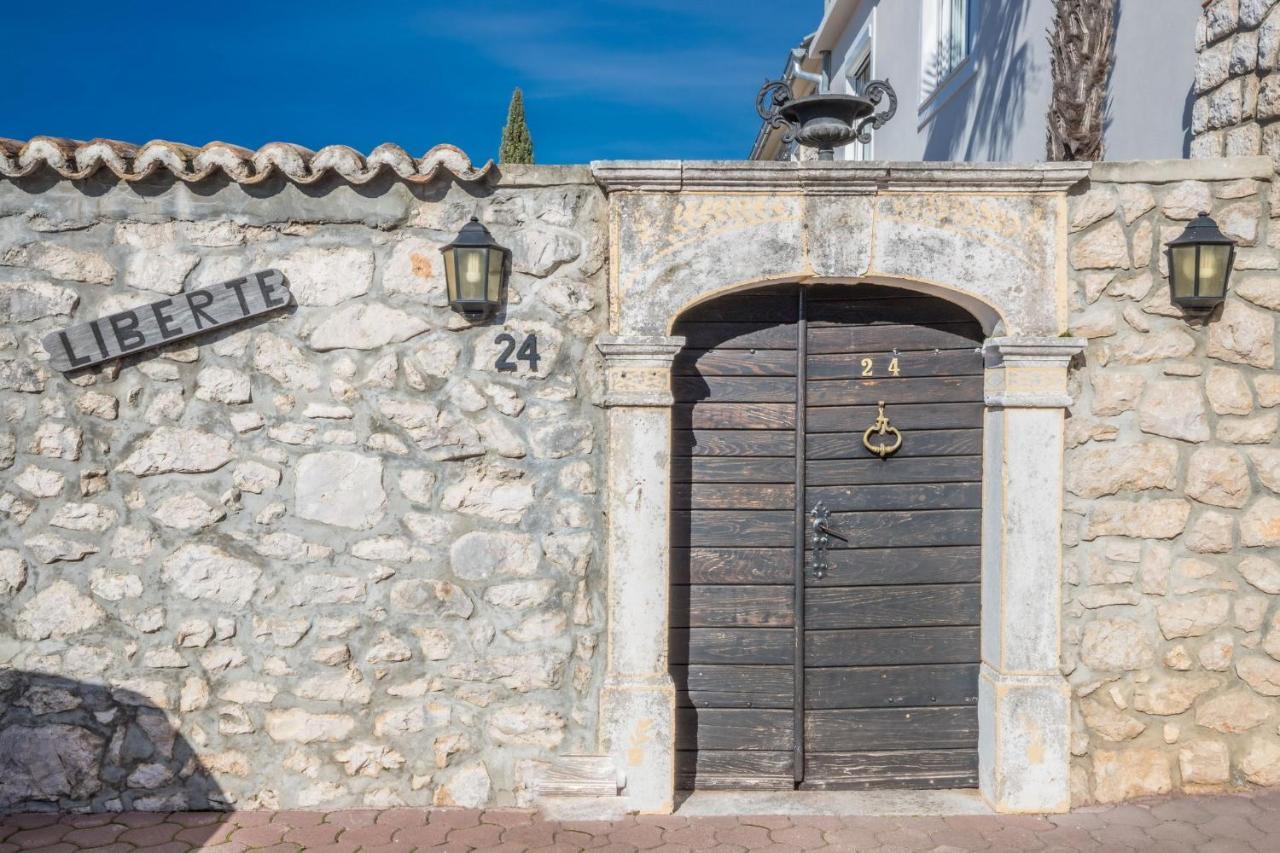 Apartments Adriatic ツリクヴェニツァ エクステリア 写真